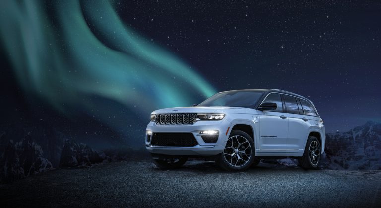 Nuevo Jeep Grand Cherokee 4xe Híbrido enchufable: un SUV de lujo con prestaciones de alto nivel